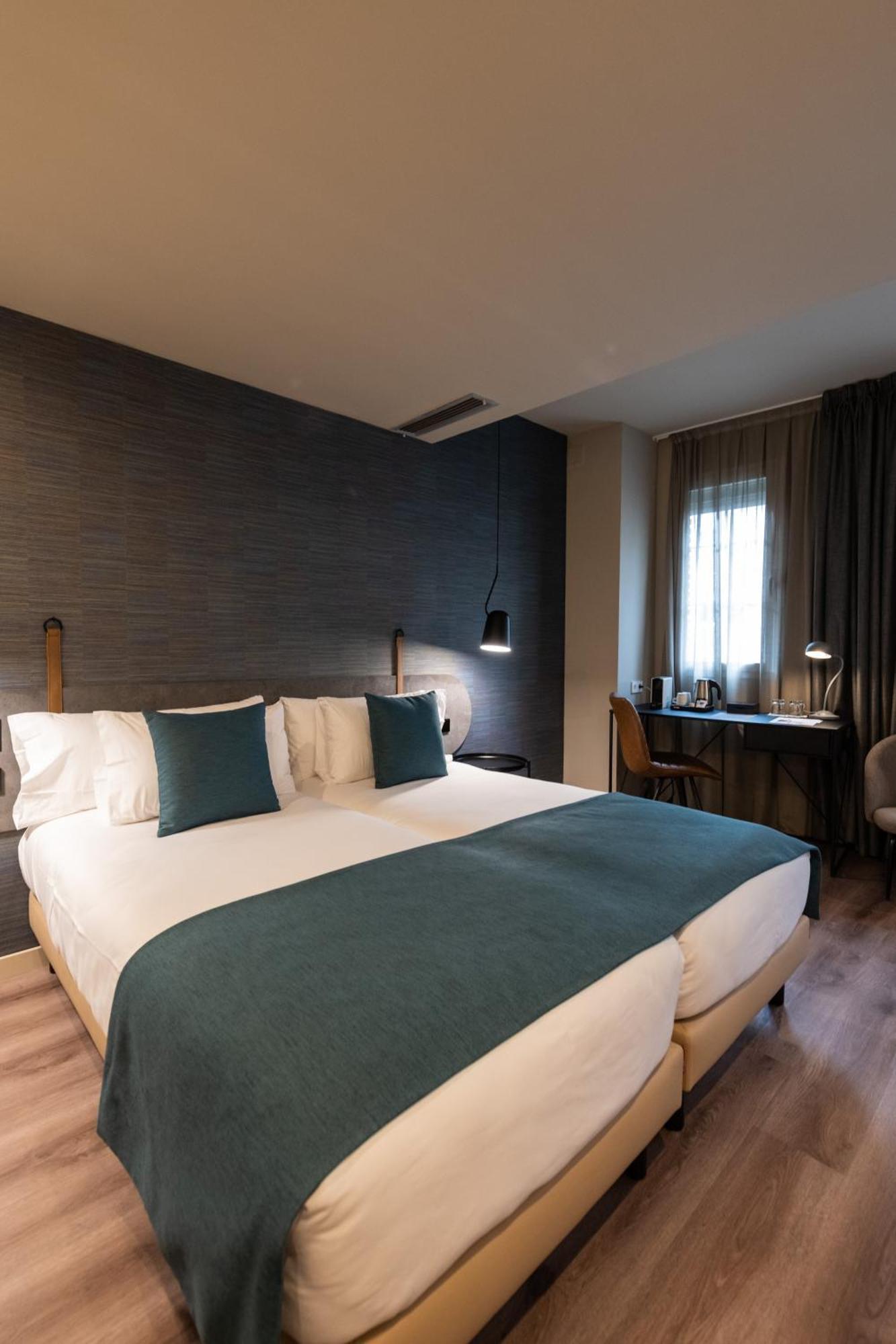 Atenea Rekord Suites Barcelona Exterior foto