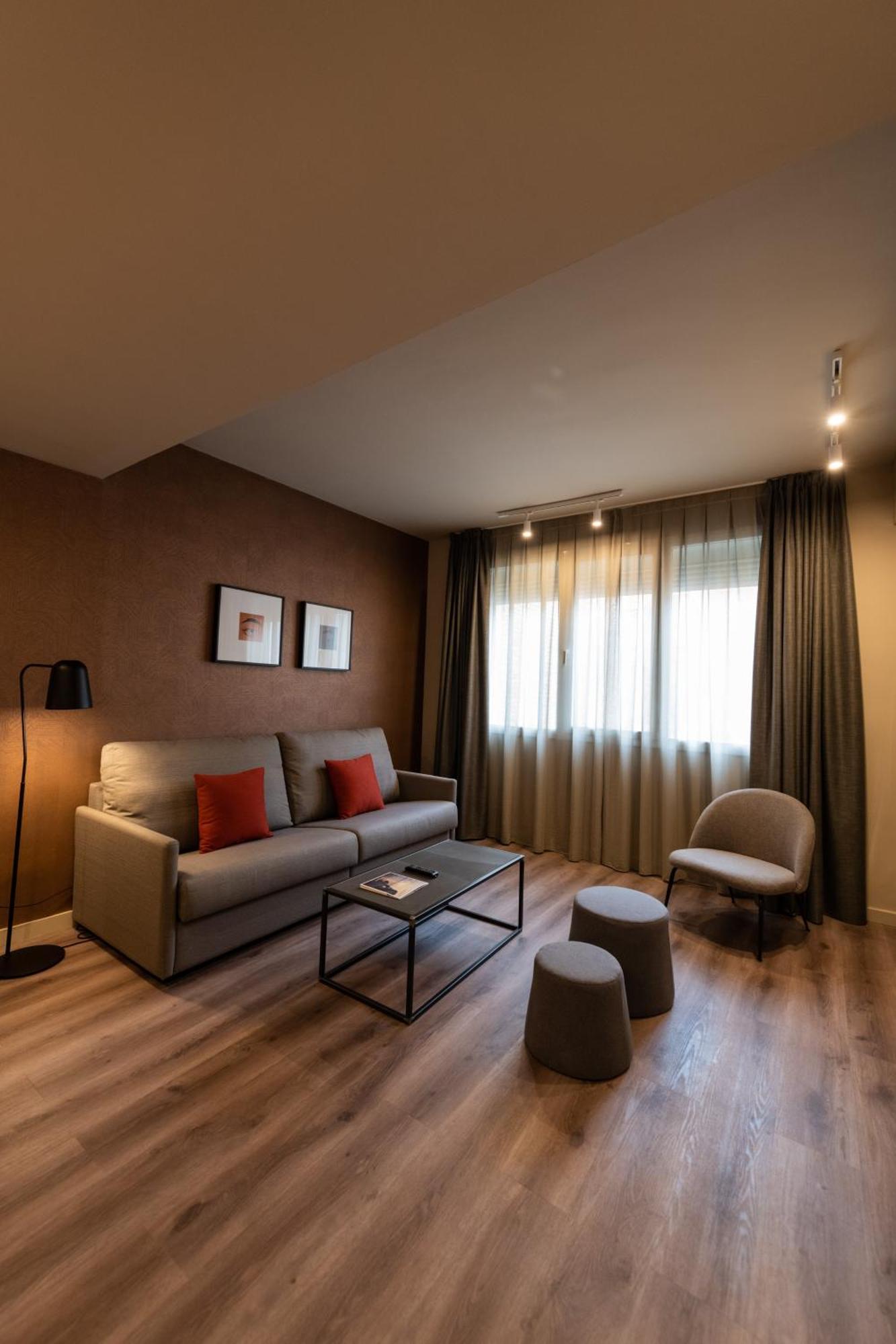 Atenea Rekord Suites Barcelona Exterior foto