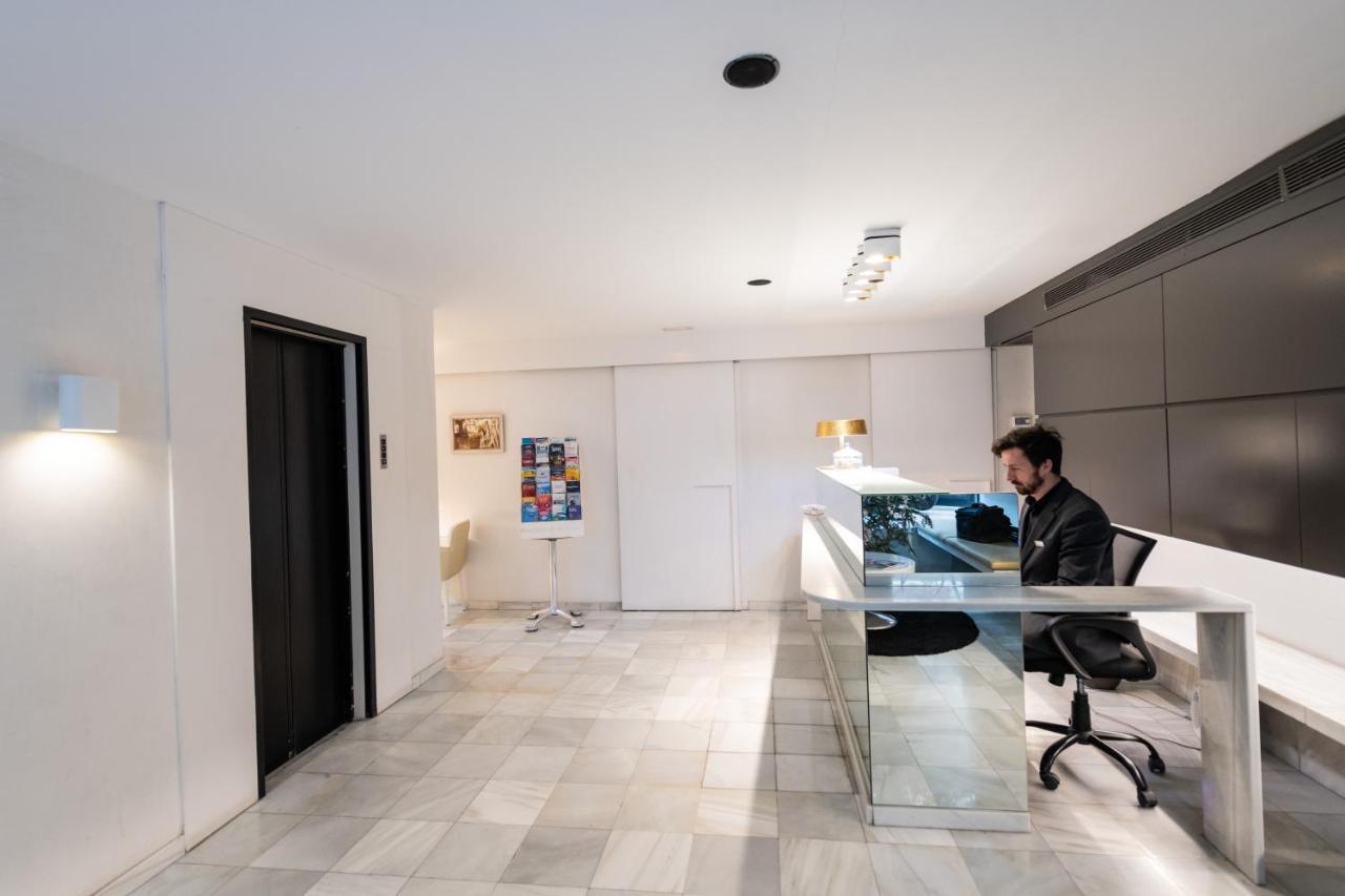 Atenea Rekord Suites Barcelona Exterior foto